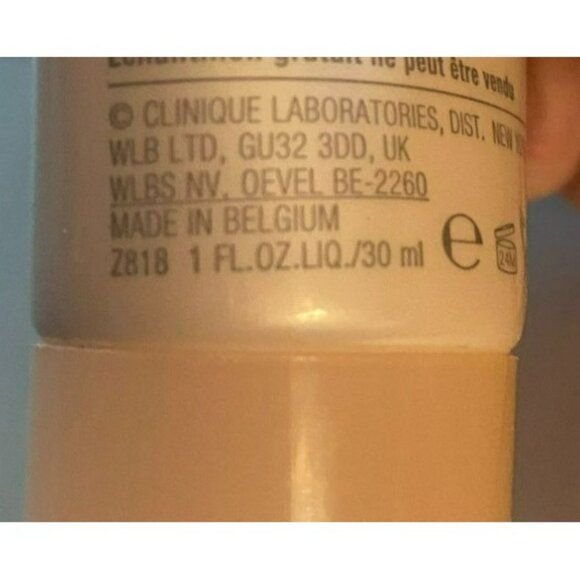 Clinique Moisture Surge Overnight Mask 3.4 Fl Oz and 1 Fl Oz, Take The Day Off - Picture 7 of 12